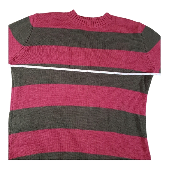 Spirit Halloween A Nightmare on Elm Street Crew Neck Sweater Size Xs - Picture 6 of 9